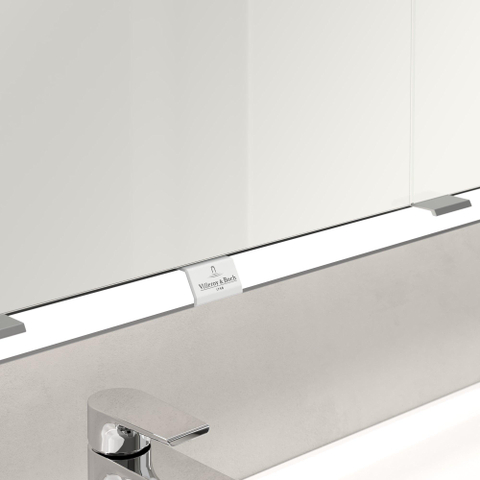 Villeroy & Boch My View Now spiegelkast - met 3 deuren - met led verlichting en wastafelverlichting - 160x75x16.8cm - met sensorschakelaar - Aluminium (zilver) SW702118