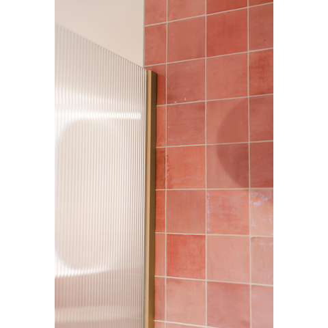 Fortifura Galeria inloopdouche - 110x200cm - ribbelglas - plafondarm - PVD - geborsteld koper SW957375