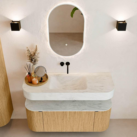 MONDIAZ THOR-DLUX 120cm meuble de salle de bains arrondi gauche + droite couleur Oak avec 1 tiroir et 2 portes. Vasque suspendue CLOUD Milieu sans trou de robinet couleur Opalo. SW1463079