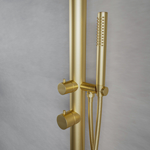 Fortifura Outdoor Deluxe Vrijstaande Buitendouche - RVS - 316 - handdouche - regendouche - PVD - geborsteld messing (goud) SW996257