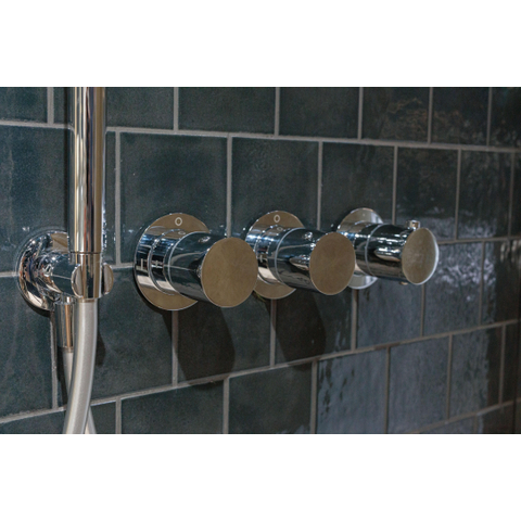 Fortifura Nebbio ensemble de douche pluie apparent – douche de tête Ø 30 cm – bras mural courbé 35 cm – flexible lisse – chrome SW1237514