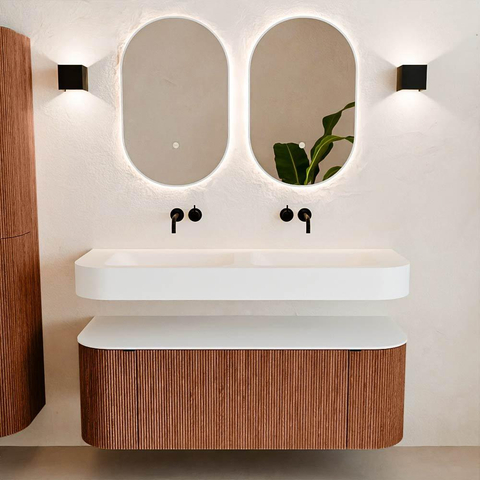 MONDIAZ THOR 130cm badmeubel ronding links + rechts kleur Ruby met 1 lade en 2 deuren. Vrijhangende wastafel CLOUD Dubbel zonder kraangat kleur Talc. SW1463501