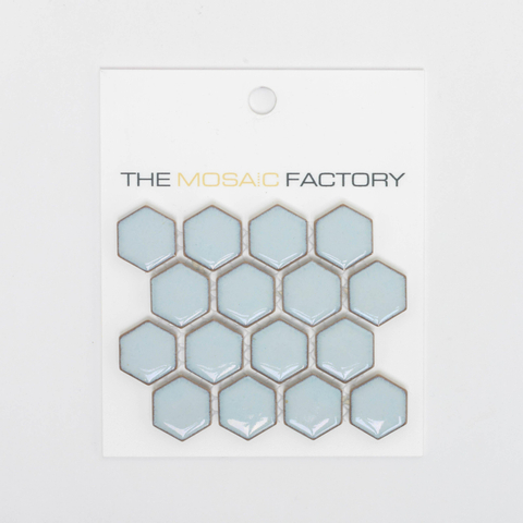 ÉCHANTILLON The Mosaic Factory Barcelona carreau mosaïque 2,3x2,6x0,5cm Hexagone Porcelaine émaillée Bleu doux avec bordure rétro SW861998