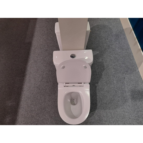 GO by Van Marcke Gustav PACK staand toilet H uitgang 18 cm reservoir met Geberit spoelmechanisme porselein wit met dunne softclose en takeoff zitting SHOWROOMMODEL SHOW26137
