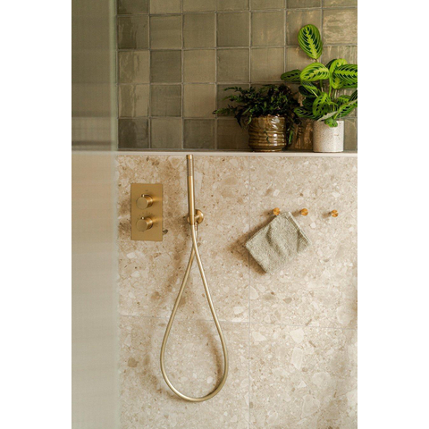 Fortifura Calvi Inbouw Regendoucheset - thermostatisch - wandarm - 25cm - hoofddouche - staaf handdouche - metalen doucheslang - PVD - geborsteld messing (goud) SW720573