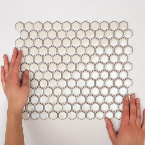 La mosaïque Mosaic Factory Barcelona - 26x30cm - carrelage mural - Hexagone/Hexagone - Porcelaine Blanc Doux avec bord Brillant SW207140