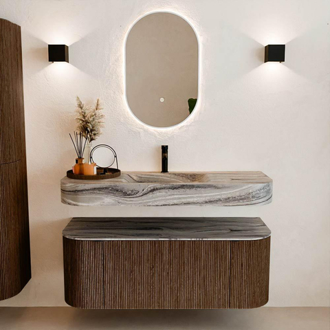 MONDIAZ THOR-DLUX 120cm meuble de salle de bains arrondi gauche + droite couleur Walnut avec 1 tiroir et 2 portes. Vasque suspendue CLOUD Milieu 1 trou de robinet couleur Sombra. SW1463710