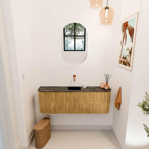 Mondiaz JOYA-DLUX 123.2cm toiletmeubel - ronding links en rechts kleur Oak - Wastafel FAYE positie Midden Zonder kraangat kleur Lava. SW1422100