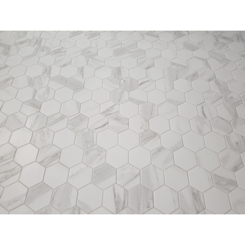 The Mosaic Factory Barcelona Carrelage mosaïque hexagonal 25.6x2.96cm pour le mur et pour l'intérieur et l'extérieur porcelaine Carrara marbre blanc mat SW157759