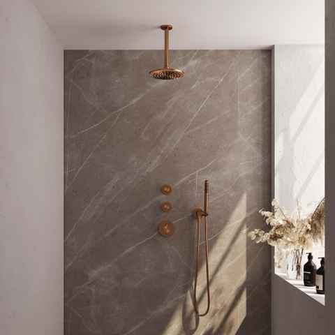 Ensemble de douche pluie encastré Brauer Copper Carving - douche principale 20cm - bras plafond 20cm - 3 boutons sculptés - douchette à main barre 1 fonction - PVD - cuivre brossé SW715722