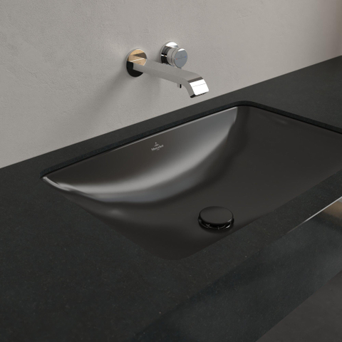 Villeroy & Boch Loop & Friends onderbouwwastafel - 61.5x38cm - zonder kraangat - met overloop CeramicPlus - Pure Black (zwart) SW1162572