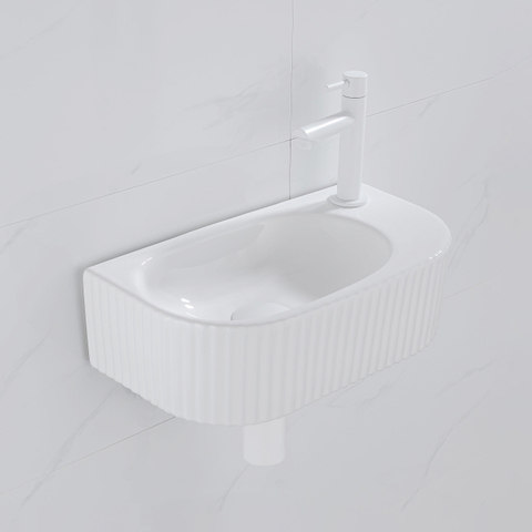 QeramiQ Fuente fonteinset – 40x21.5x12 cm – keramiek wit mat – kraangat rechts – mat witte kraan – geribbeld SW1233009
